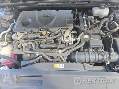 2019 Toyota Camry Hybrid LE - zdjęcie 16 z 43 - miniatura