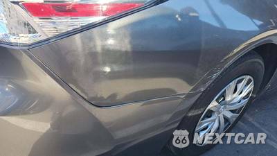 2019 Toyota Camry Hybrid LE - zdjęcie 39 z 43 - miniatura