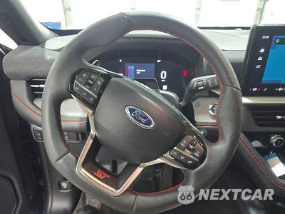 2025 Ford Explorer ST - zdjęcie 10 z 19 - miniatura