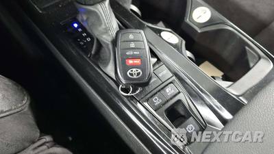 2025 Toyota Camry LE - zdjęcie 18 z 30 - miniatura