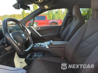2024 BMW iX Sports Activity Vehicle xDrive50 - zdjęcie 13 z 22 - miniatura