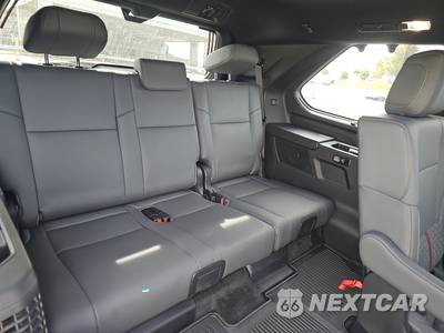 2026 Toyota Sequoia Capstone - zdjęcie 14 z 25 - miniatura