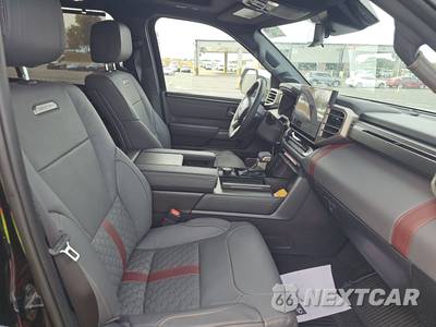 2026 Toyota Sequoia Capstone - zdjęcie 8 z 25 - miniatura