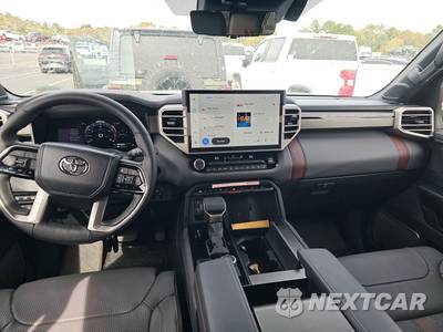 2026 Toyota Sequoia Capstone - zdjęcie 11 z 25 - miniatura