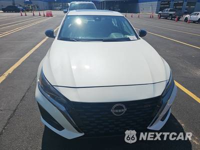 2025 Nissan Altima SR - zdjęcie 2 z 21 - miniatura