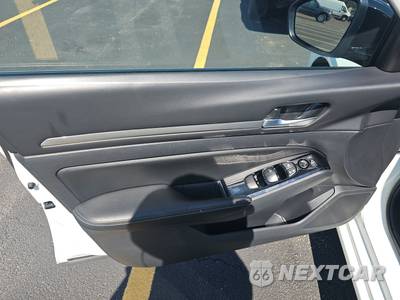 2025 Nissan Altima SR - zdjęcie 9 z 21 - miniatura