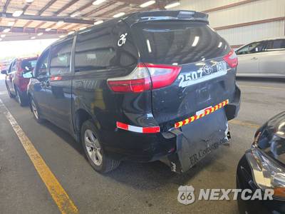 2020 Toyota Sienna L 7-Passenger 119.3" WB - zdjęcie 6 z 37 - miniatura