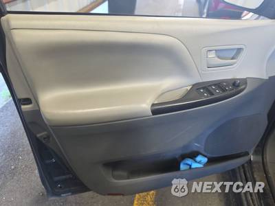 2020 Toyota Sienna L 7-Passenger 119.3" WB - zdjęcie 9 z 37 - miniatura