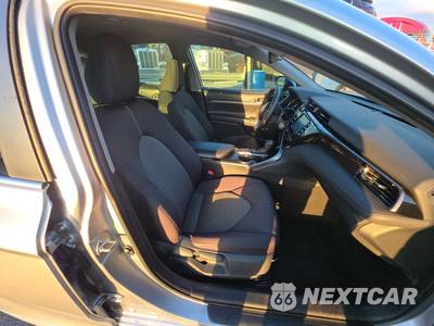 2019 Toyota Camry LE - zdjęcie 8 z 39 - miniatura