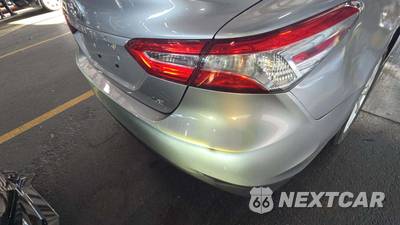 2019 Toyota Camry LE - zdjęcie 37 z 39 - miniatura