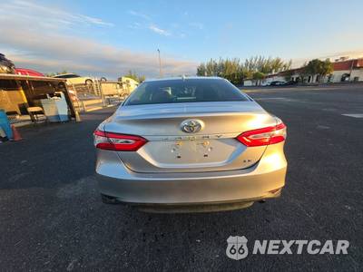 2019 Toyota Camry LE - zdjęcie 5 z 39 - miniatura