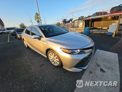 2019 Toyota Camry LE - zdjęcie 3 z 39 - miniatura