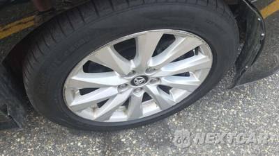 2020 Toyota Camry LE - zdjęcie 37 z 50 - miniatura