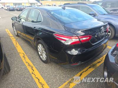 2020 Toyota Camry LE - zdjęcie 6 z 50 - miniatura