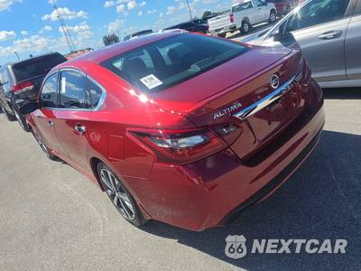 2017 Nissan Altima 2.5 SR - zdjęcie 6 z 25 - miniatura