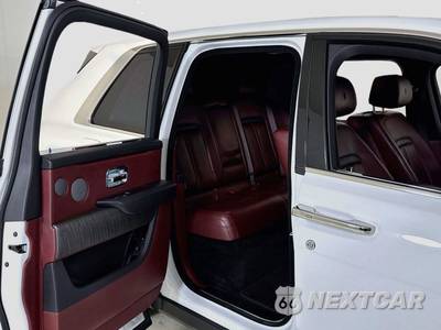 2019 Rolls-Royce Cullinan - zdjęcie 27 z 40 - miniatura