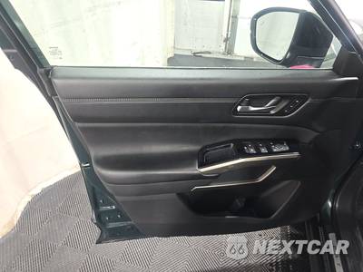 2024 Nissan Pathfinder Platinum - zdjęcie 9 z 24 - miniatura