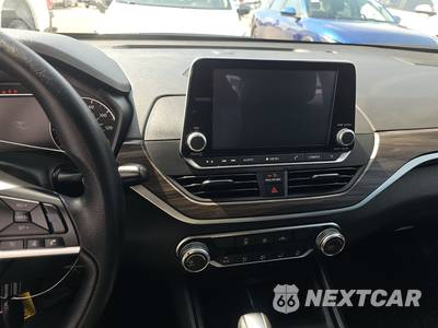 2025 Nissan Altima SV - zdjęcie 11 z 20 - miniatura