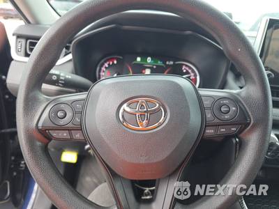 2025 Toyota RAV4 XLE - zdjęcie 10 z 38 - miniatura