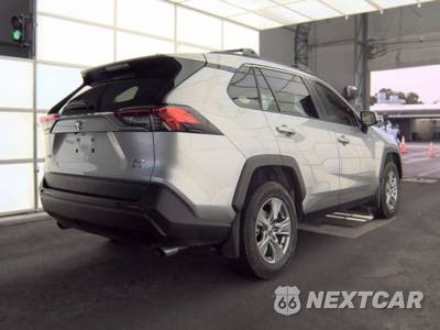 2025 Toyota RAV4 Hybrid XLE - zdjęcie 4 z 29 - miniatura