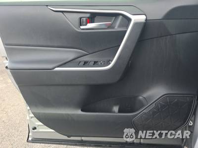 2025 Toyota RAV4 Hybrid XLE - zdjęcie 9 z 29 - miniatura