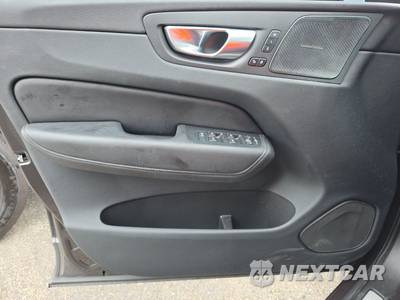 2024 Volvo XC60 B5 Plus Dark Theme - zdjęcie 9 z 21 - miniatura