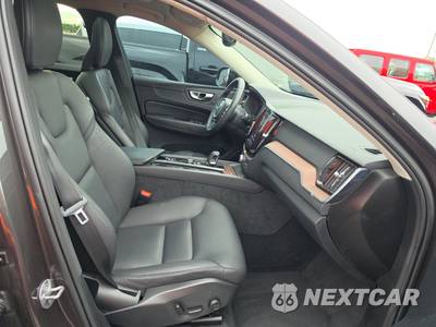 2024 Volvo XC60 B5 Plus Dark Theme - zdjęcie 8 z 21 - miniatura