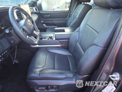 2024 Toyota Sequoia Platinum - zdjęcie 7 z 36 - miniatura