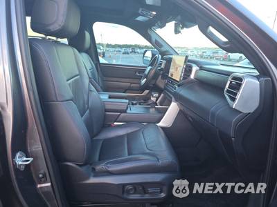 2024 Toyota Sequoia Platinum - zdjęcie 8 z 36 - miniatura