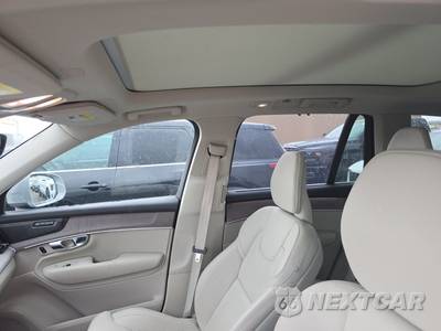 2026 Volvo XC90 B6 Ultra 7-Passenger - zdjęcie 18 z 26 - miniatura