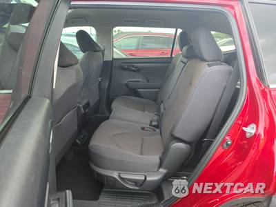 2025 Toyota Highlander LE - zdjęcie 13 z 40 - miniatura