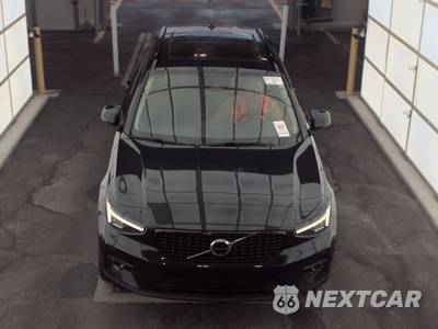 2024 Volvo XC40 B5 Plus Dark Theme - zdjęcie 2 z 21 - miniatura