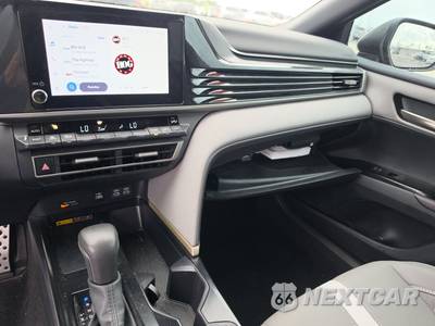 2026 Toyota Camry SE - zdjęcie 11 z 22 - miniatura