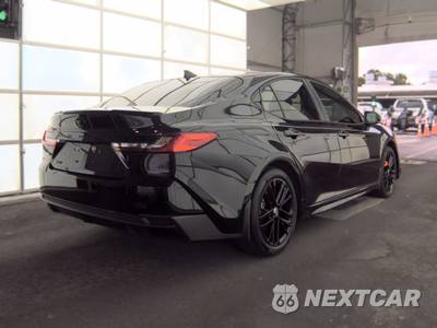 2026 Toyota Camry SE - zdjęcie 4 z 22 - miniatura