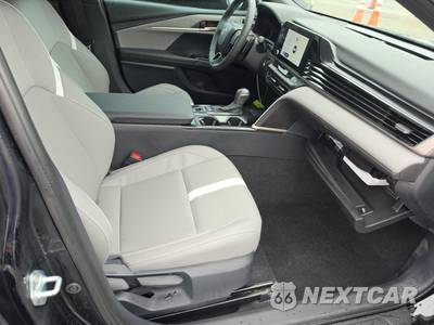 2026 Toyota Camry SE - zdjęcie 8 z 22 - miniatura