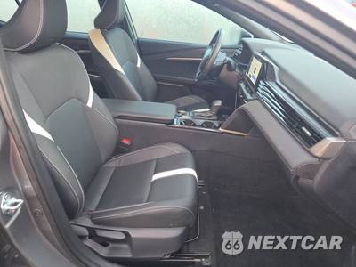 2026 Toyota Camry SE - zdjęcie 8 z 26 - miniatura
