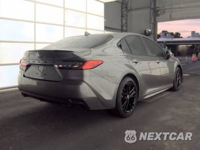 2026 Toyota Camry SE - zdjęcie 4 z 26 - miniatura