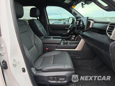 2025 Toyota Tundra SR5 Crew Cab Short Bed - zdjęcie 8 z 26 - miniatura