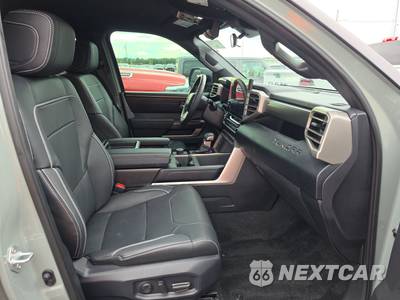 2026 Toyota Tundra SR5 Crew Cab Short Bed - zdjęcie 8 z 22 - miniatura