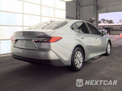 2026 Toyota Camry LE - zdjęcie 4 z 24 - miniatura