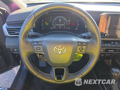 2025 Toyota Camry SE - zdjęcie 10 z 25 - miniatura