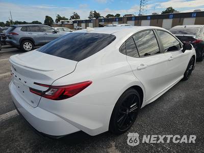 2026 Toyota Camry SE - zdjęcie 4 z 23 - miniatura