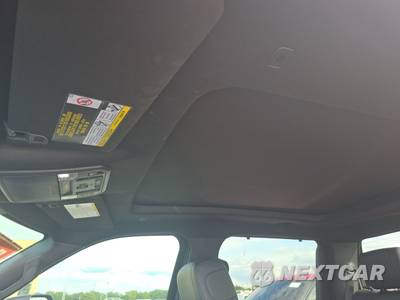 2025 Toyota Tundra Platinum Crew Cab Short Bed - zdjęcie 18 z 30 - miniatura