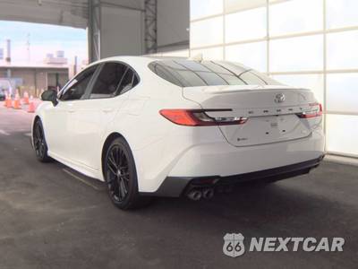 2026 Toyota Camry SE - zdjęcie 6 z 19 - miniatura