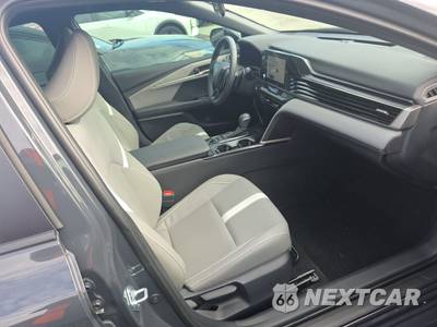 2026 Toyota Camry SE - zdjęcie 8 z 22 - miniatura