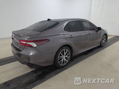 2021 Toyota Camry XLE - zdjęcie 4 z 26 - miniatura