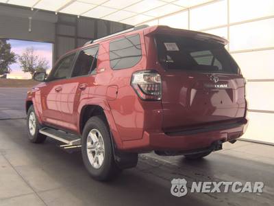 2022 Toyota 4Runner SR5 - zdjęcie 6 z 24 - miniatura