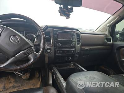 2016 Nissan TITAN XD Platinum Reserve Crew Cab Medium Bed - zdjęcie 11 z 65 - miniatura