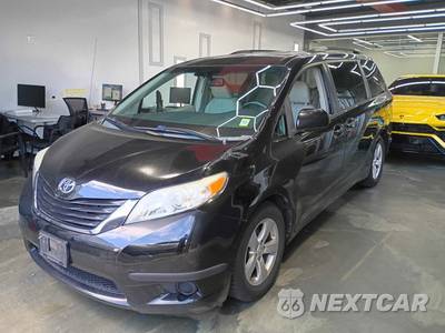 2013 Toyota Sienna LE 8-Passenger 119.3" WB - zdjęcie 2 z 36 - miniatura