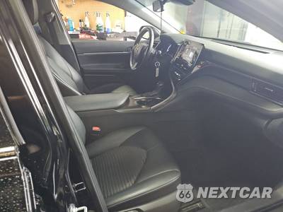 2022 Toyota Camry SE - zdjęcie 8 z 18 - miniatura